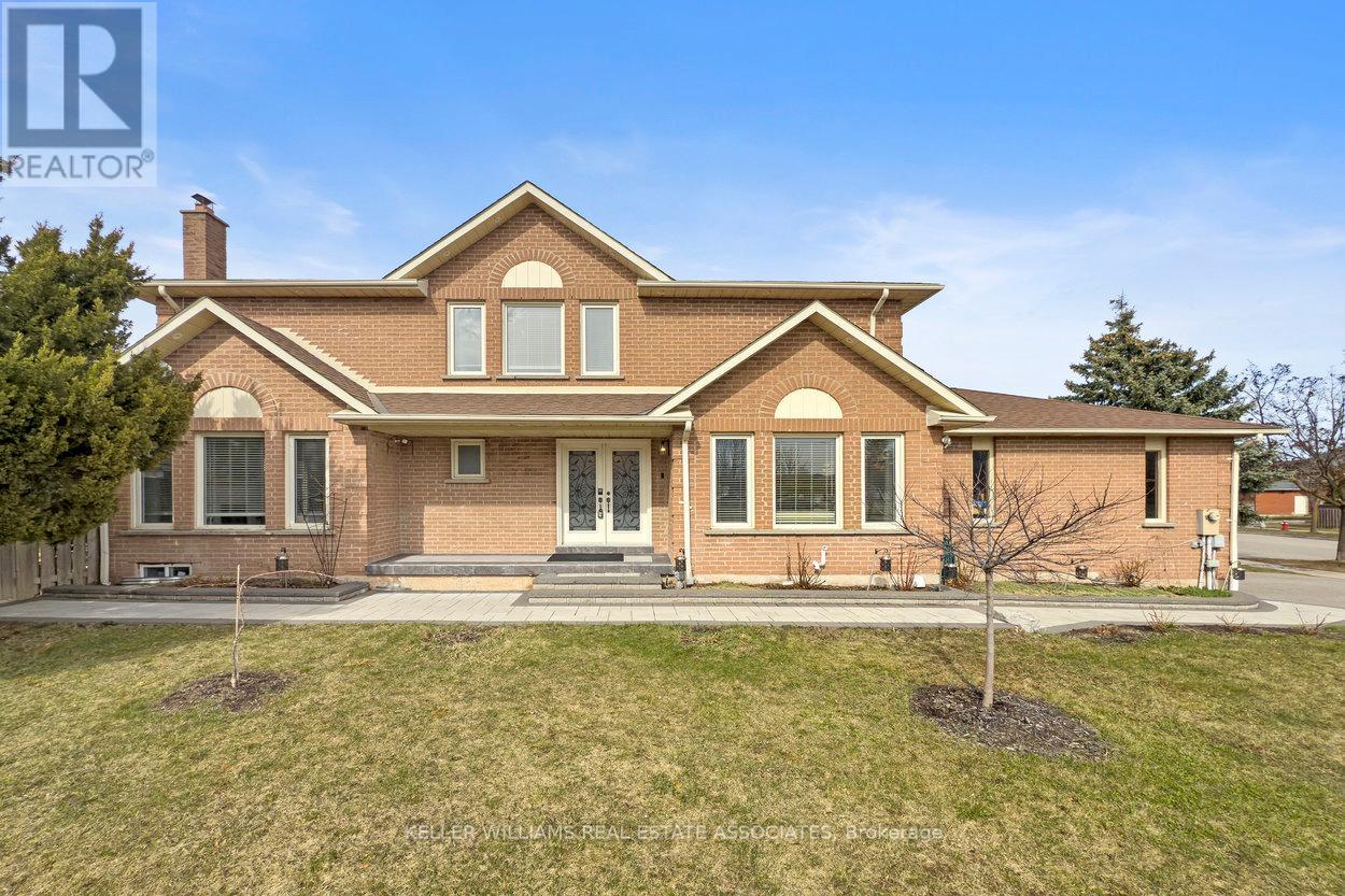Property at 635 HUNTINGTON RIDGE DRIVE image 1