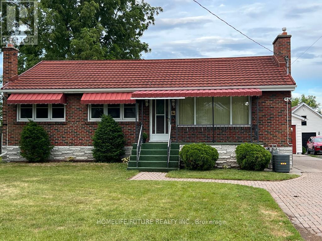 43 PRINCE OF WALES DRIVE, Belleville, Ontario