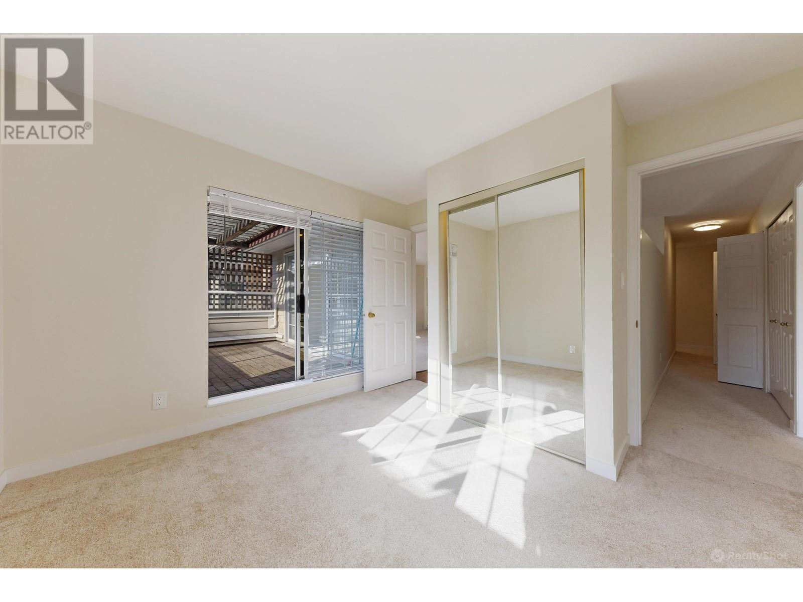 301 3421 Curle Avenue, Burnaby, British Columbia  V5G 4P4 - Photo 13 - R2986358