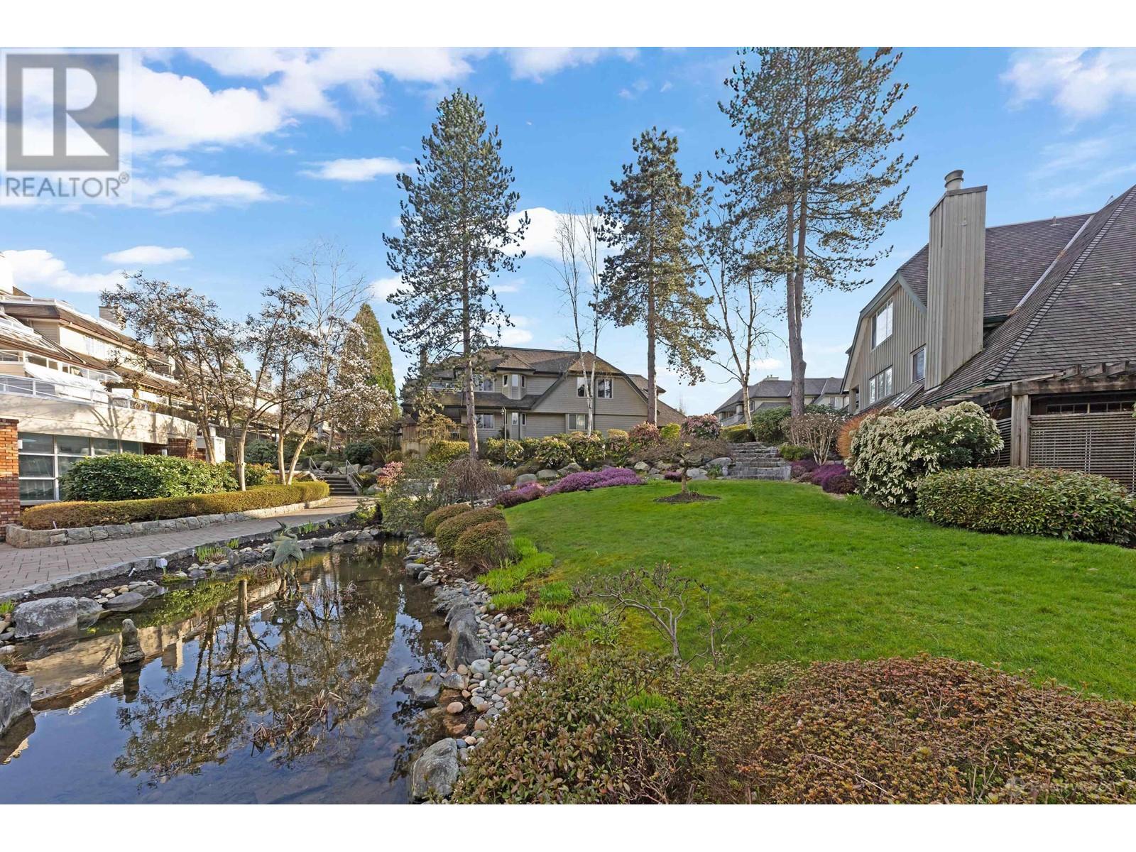 301 3421 Curle Avenue, Burnaby, British Columbia  V5G 4P4 - Photo 2 - R2986358
