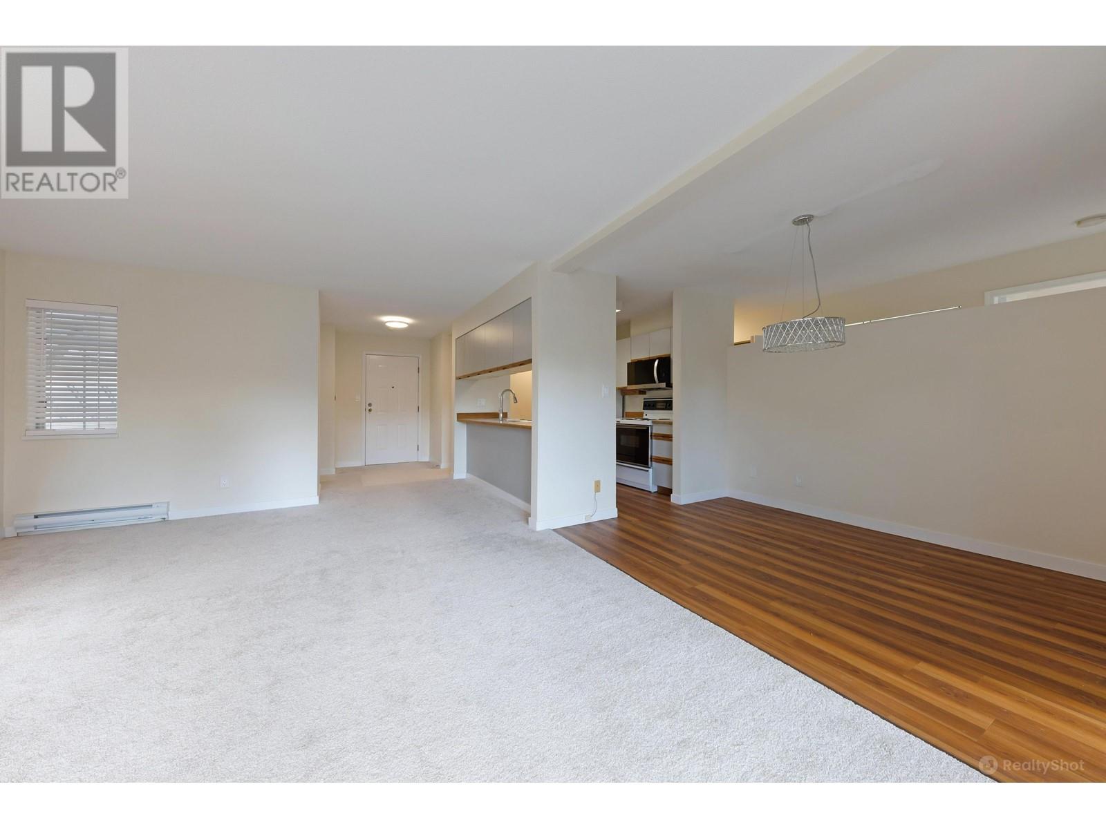 301 3421 Curle Avenue, Burnaby, British Columbia  V5G 4P4 - Photo 6 - R2986358
