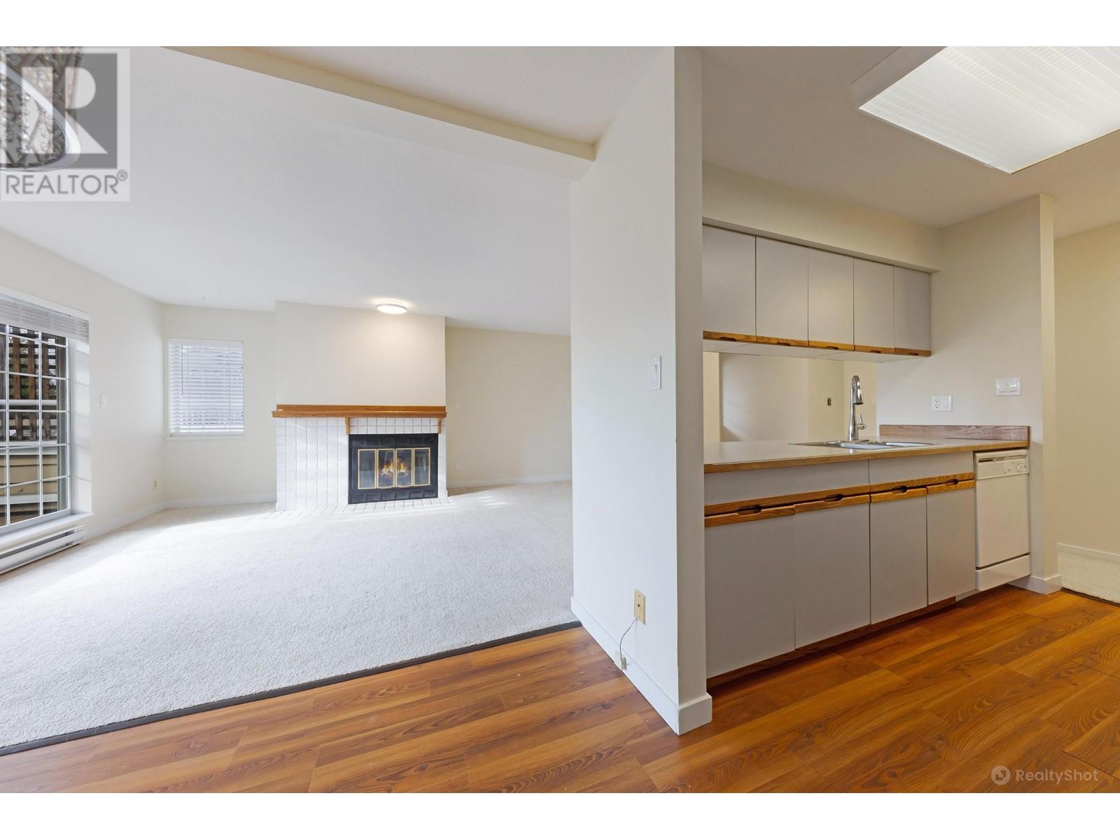 301 3421 Curle Avenue, Burnaby, British Columbia  V5G 4P4 - Photo 8 - R2986358
