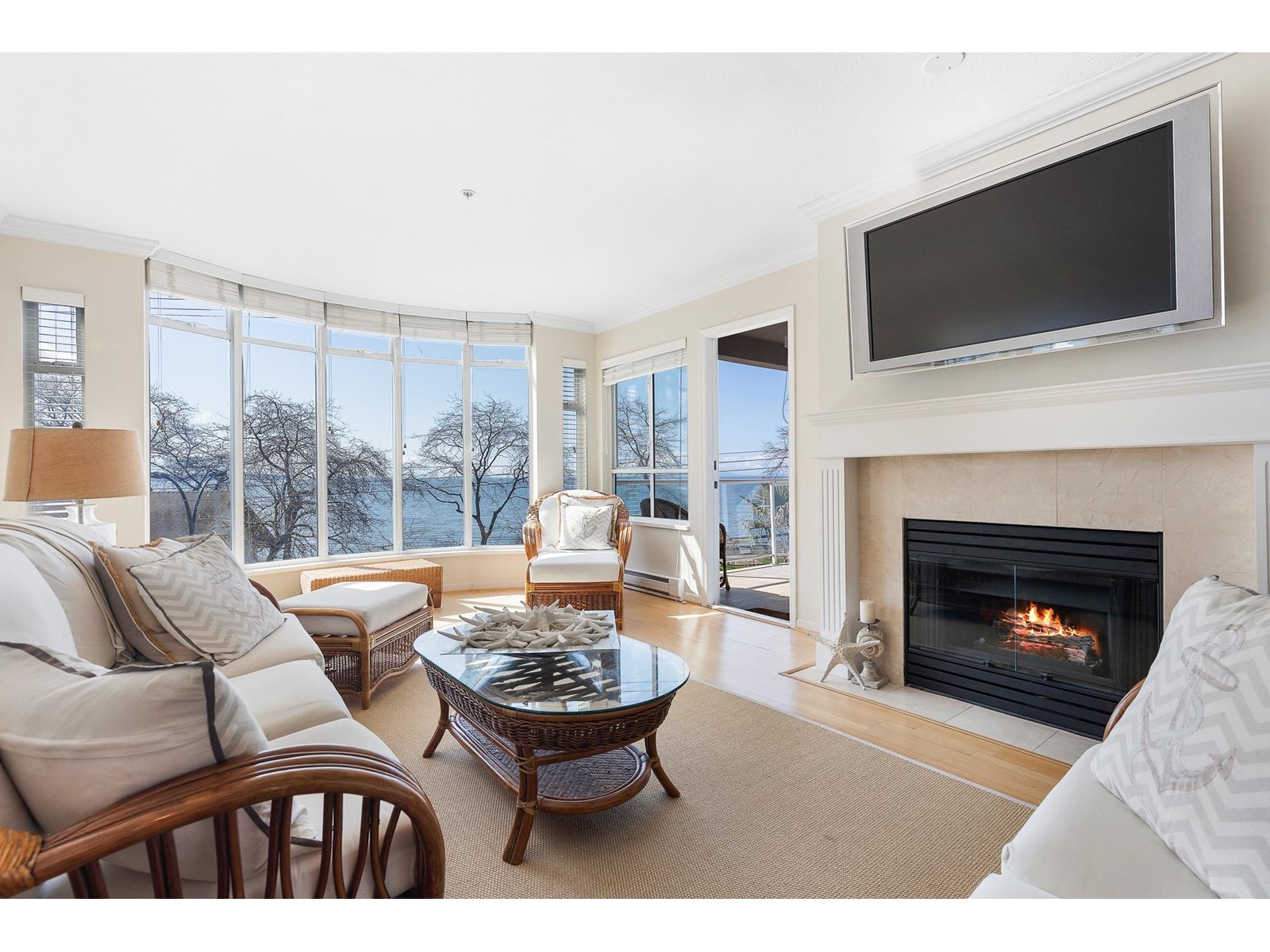 Property at 301 14965 MARINE DRIVE image 4