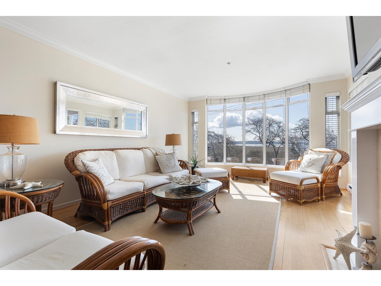 301 14965 Marine Drive, White Rock, British Columbia  V4B 1C3 - Photo 10 - R2986211