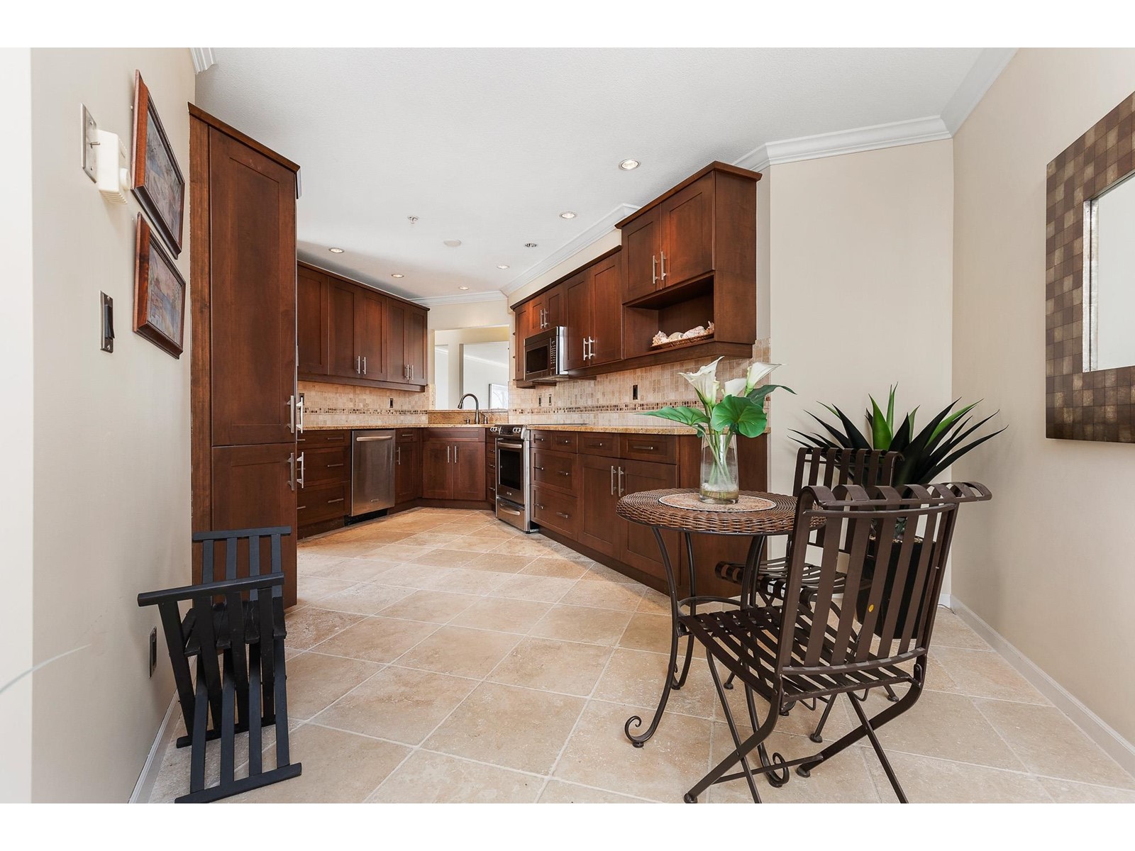 301 14965 Marine Drive, White Rock, British Columbia  V4B 1C3 - Photo 17 - R2986211