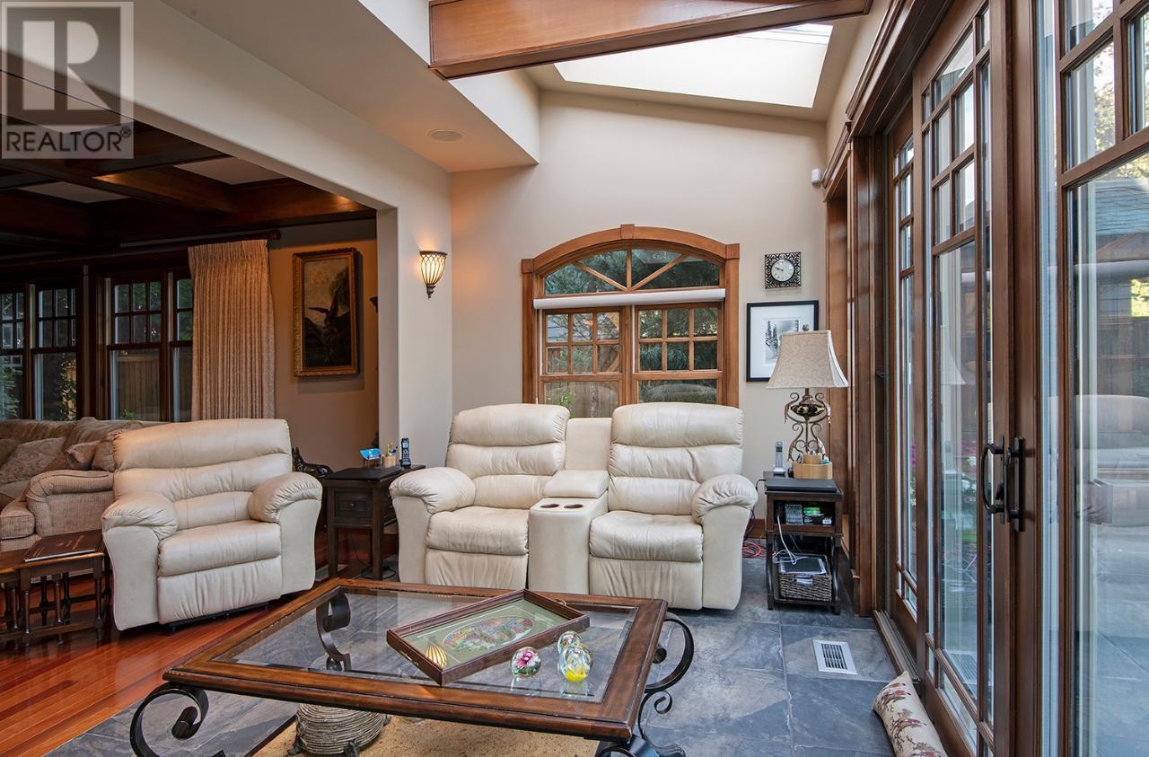 Property at 2622 THOMPSON Drive image 3