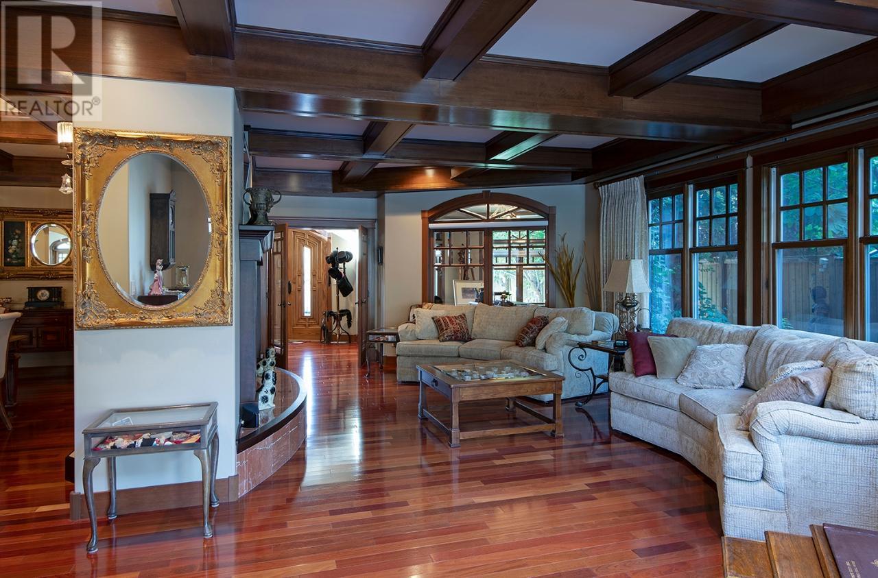 Property at 2622 THOMPSON Drive image 4