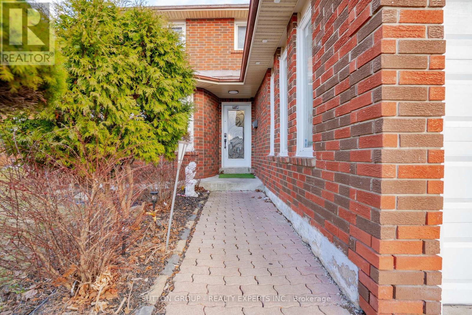 Property at 463 RUTHERFORD ROAD N image 4