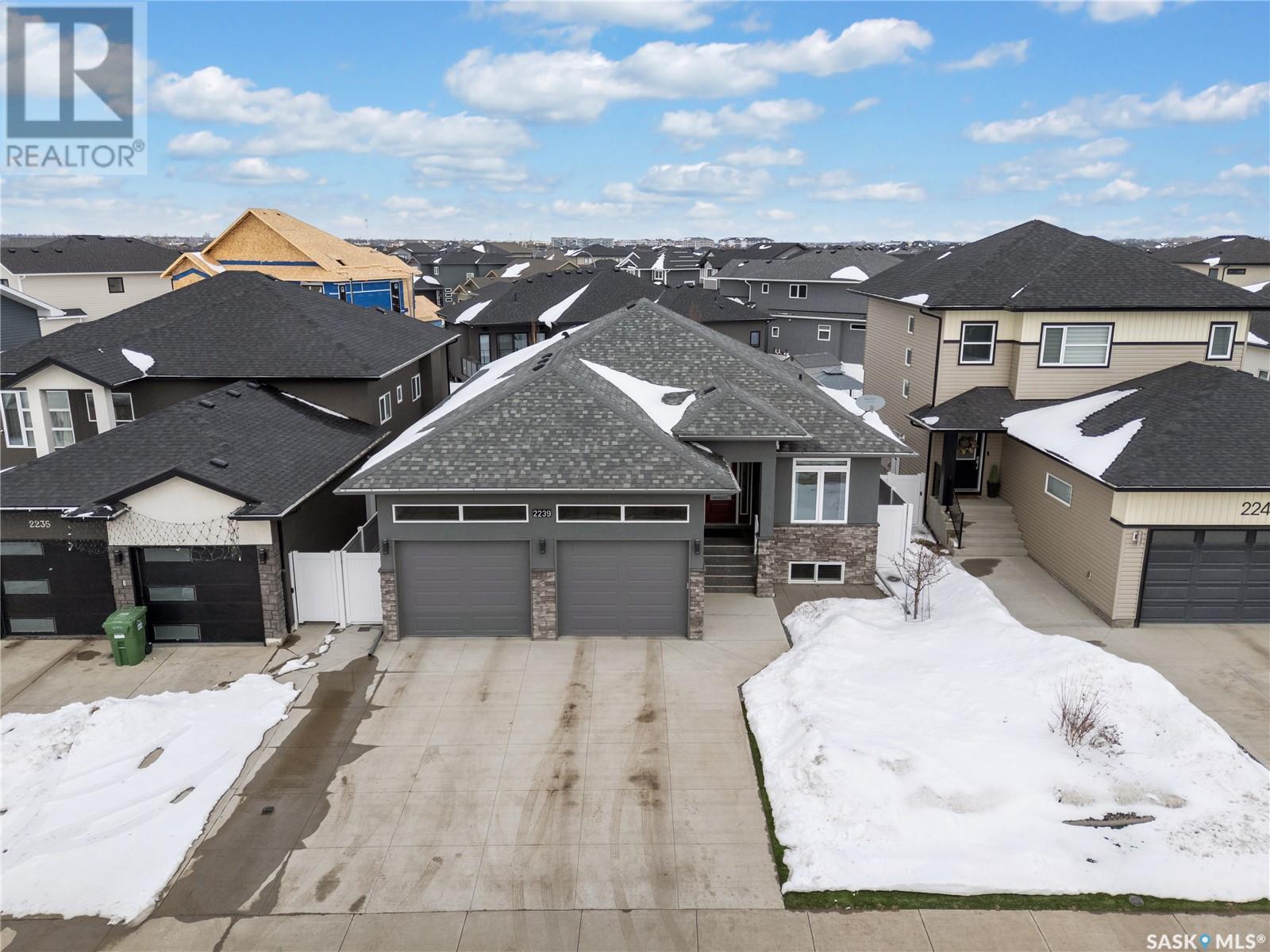 Property at 2239 Rosewood DRIVE image 2