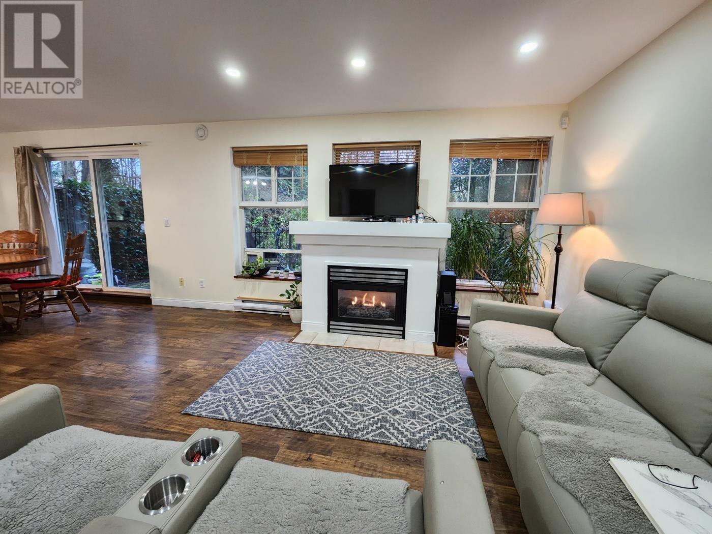 35 1561 Booth Avenue, Coquitlam, British Columbia  V3K 6Z9 - Photo 2 - R2986347