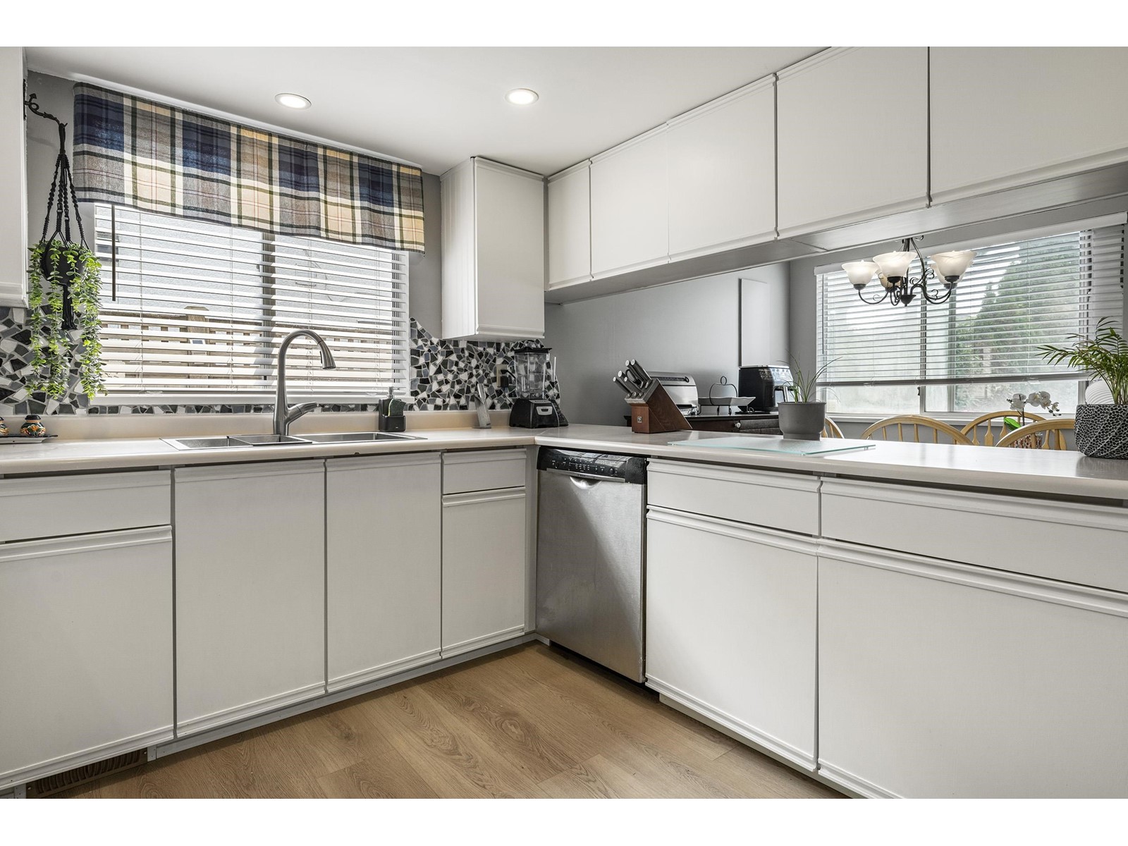 15618 93 Avenue, Surrey, British Columbia  V4N 3B2 - Photo 11 - R2955738