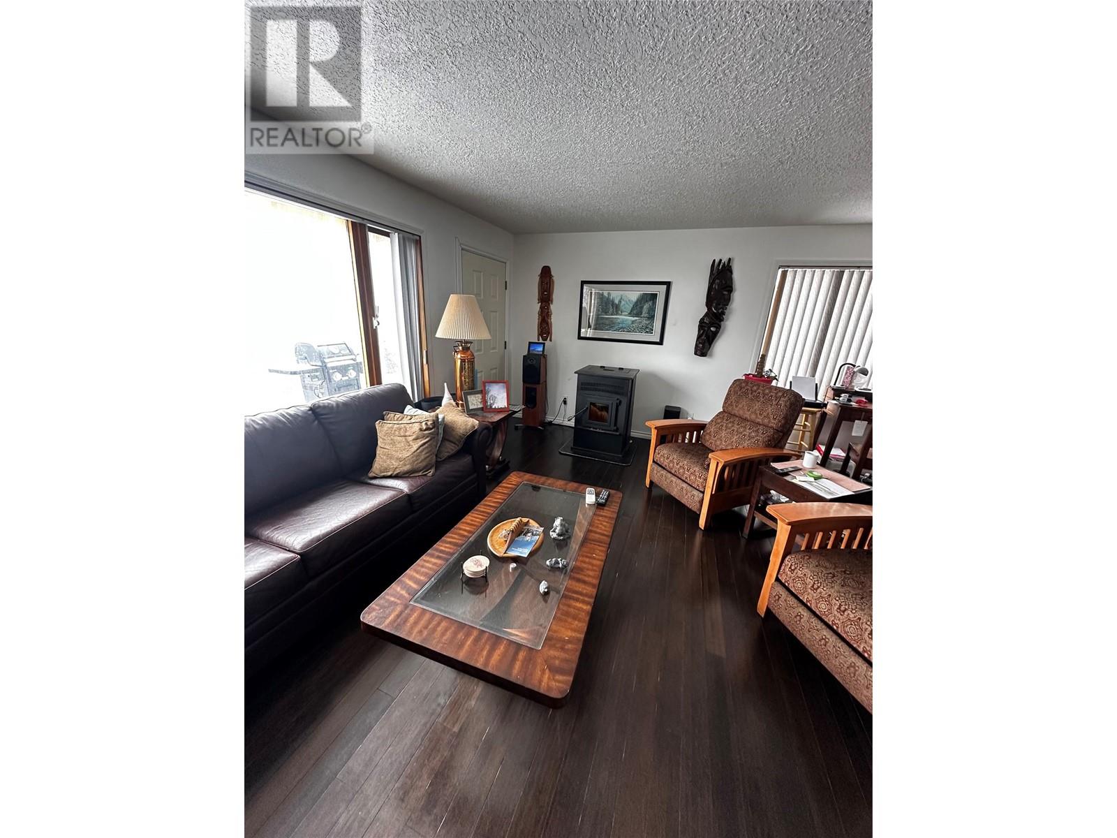 4049 Norris Road, Chetwynd, British Columbia  V0C 1J0 - Photo 3 - 10342010