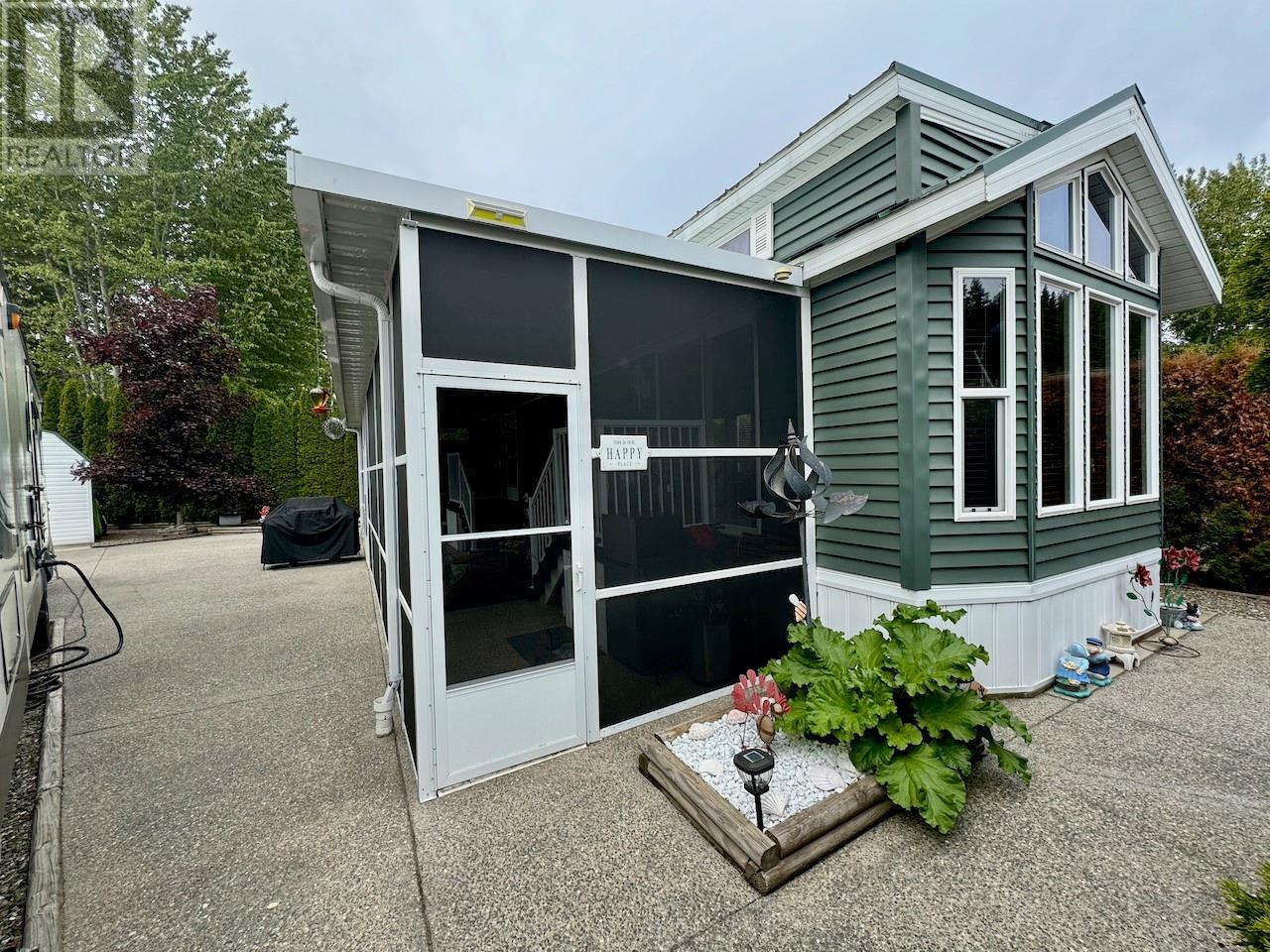 North Shuswap Manufactured Home for sale:  1 bedroom 525 sq.ft. (Listed 2025-05-09)
