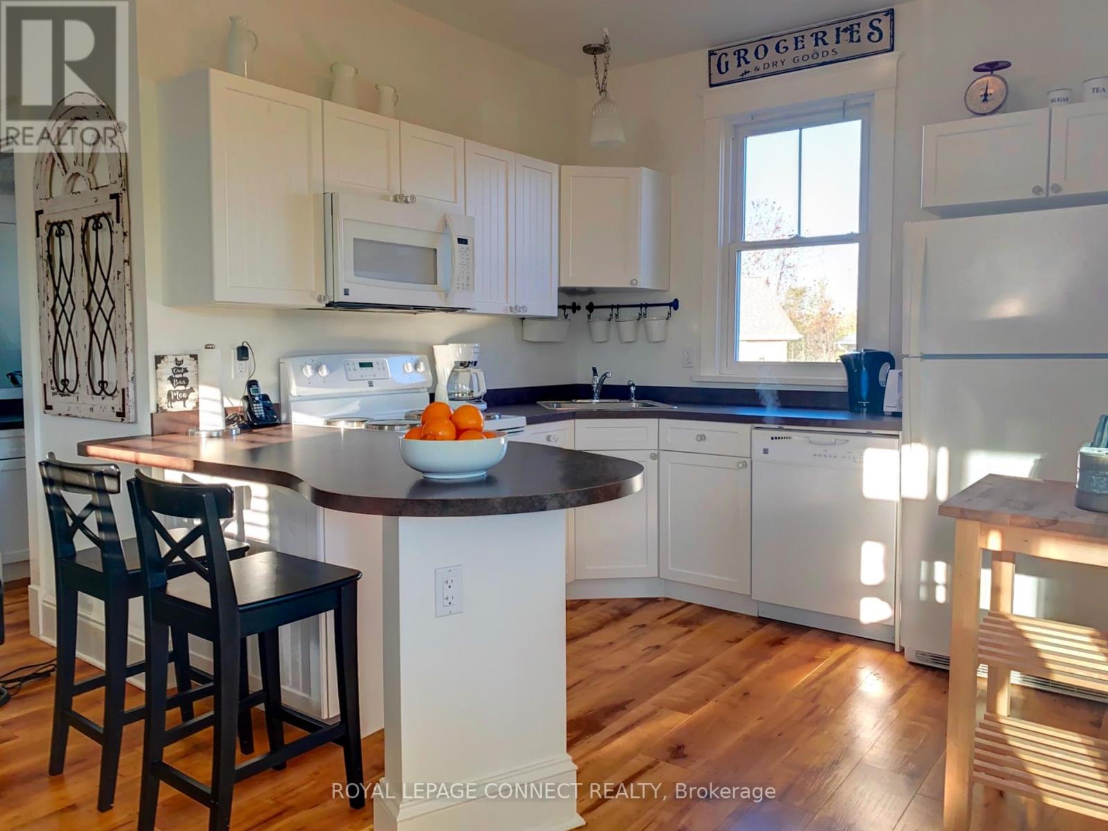 98 - 20 Butternut Lane, Prince Edward County, Ontario  K0K 1P0 - Photo 3 - X12063523