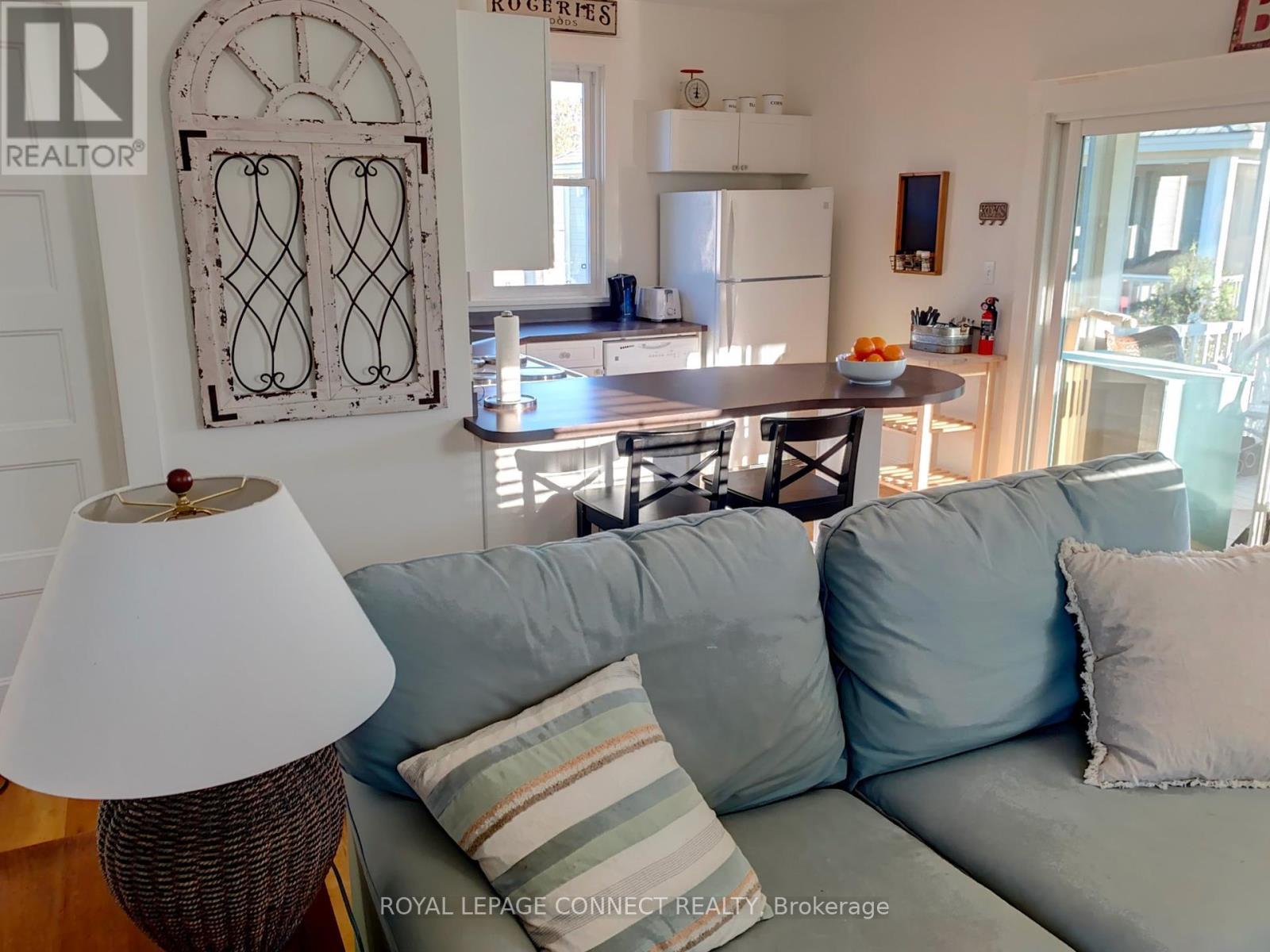 98 - 20 Butternut Lane, Prince Edward County, Ontario  K0K 1P0 - Photo 4 - X12063523