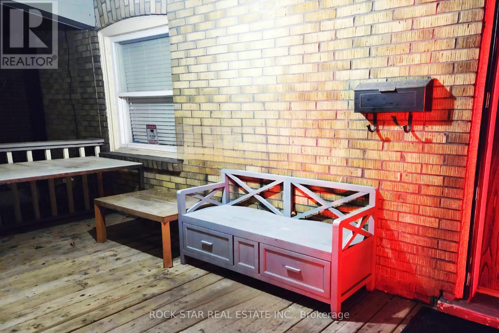 59 Laurel Street, Waterloo, Ontario  N2J 2H3 - Photo 3 - X12063547