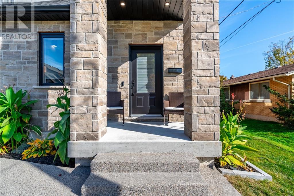 Property at 14 CHARLOTTE Court image 2