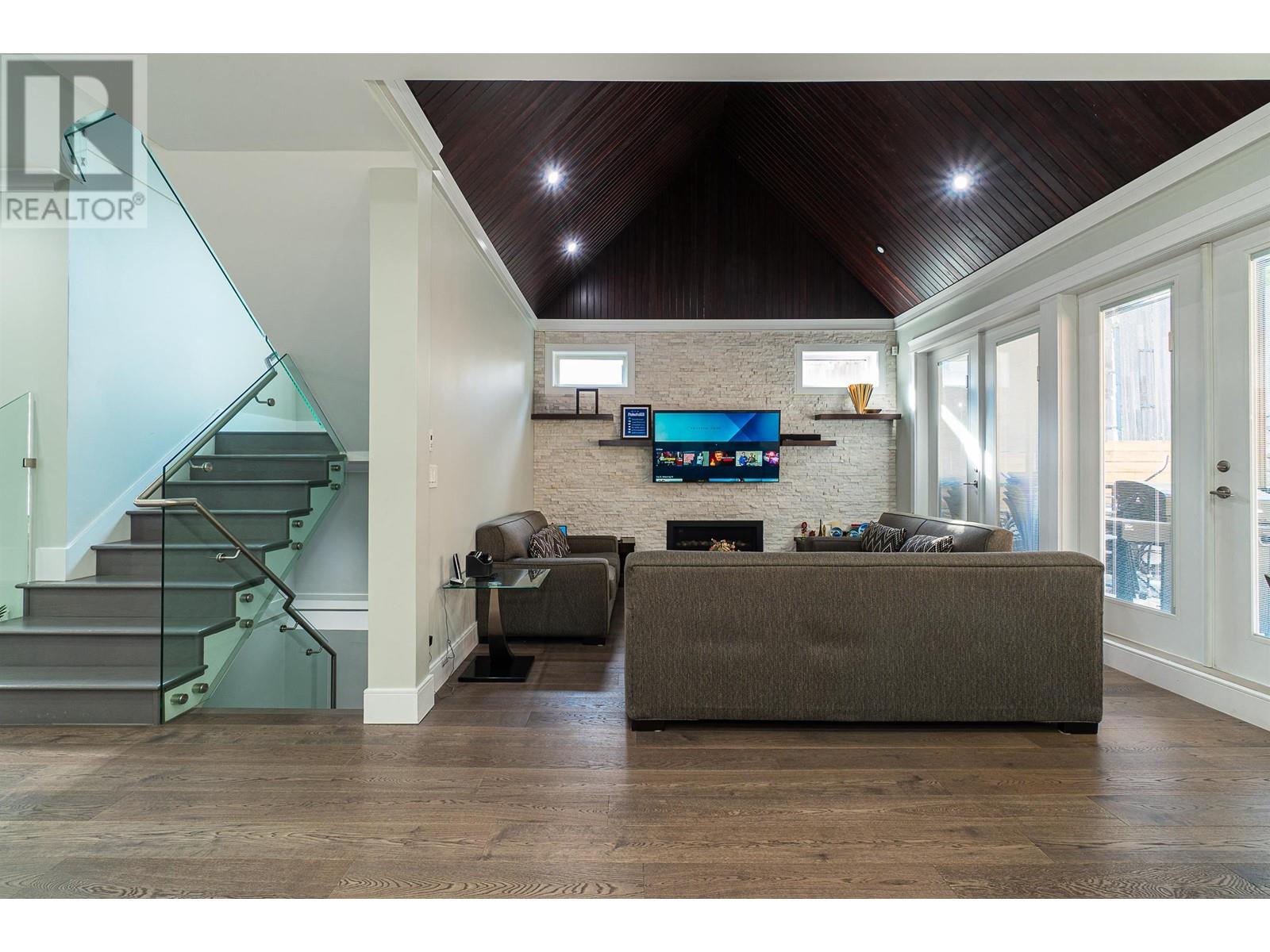 5029 Marine Drive, Burnaby, British Columbia  V5J 3G5 - Photo 10 - R2983792