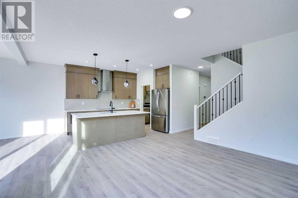 Property at 312 EDITH Place NW image 3