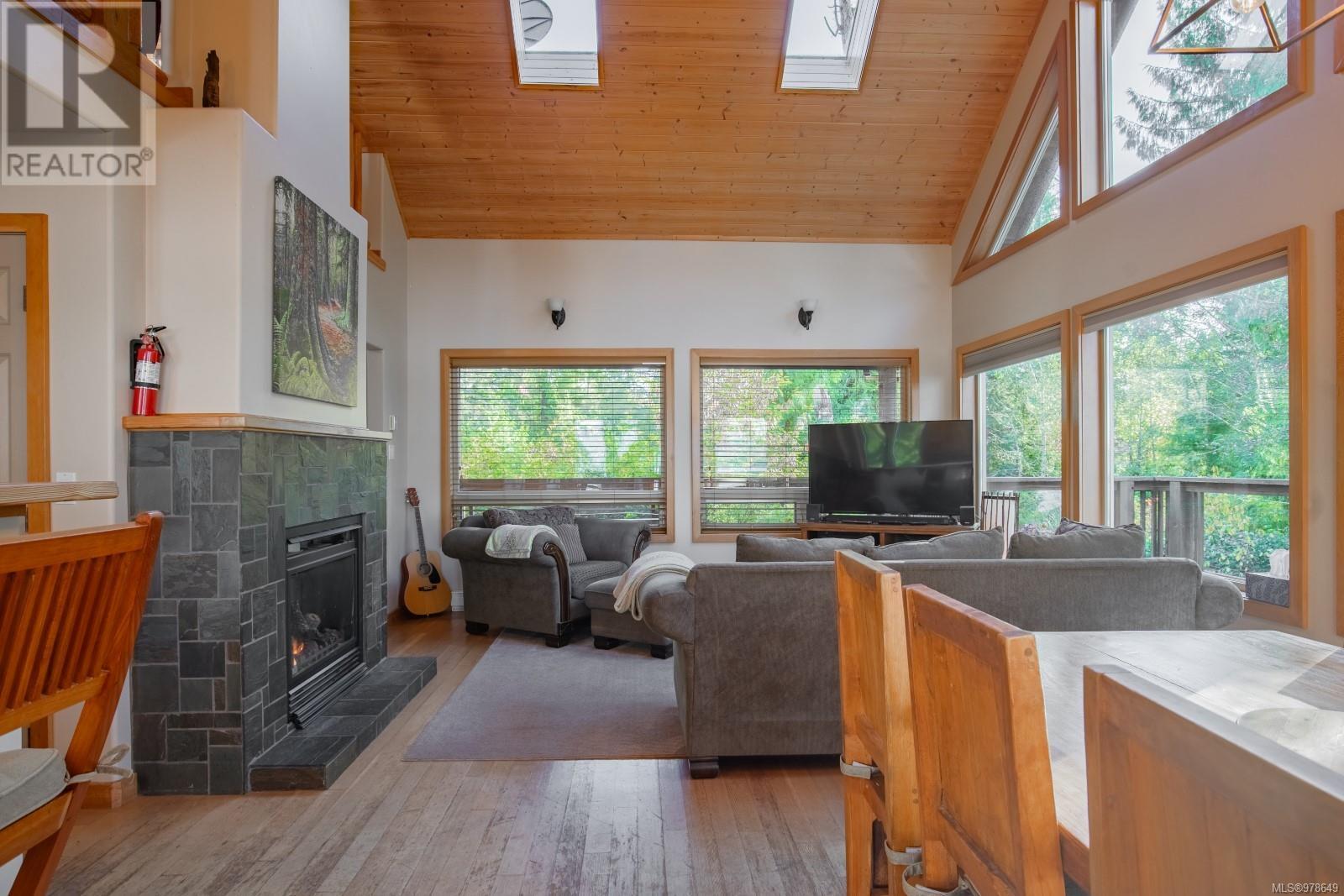 1027 Jensens Bay Rd, Tofino, British Columbia  V0R 2Z0 - Photo 5 - 978649