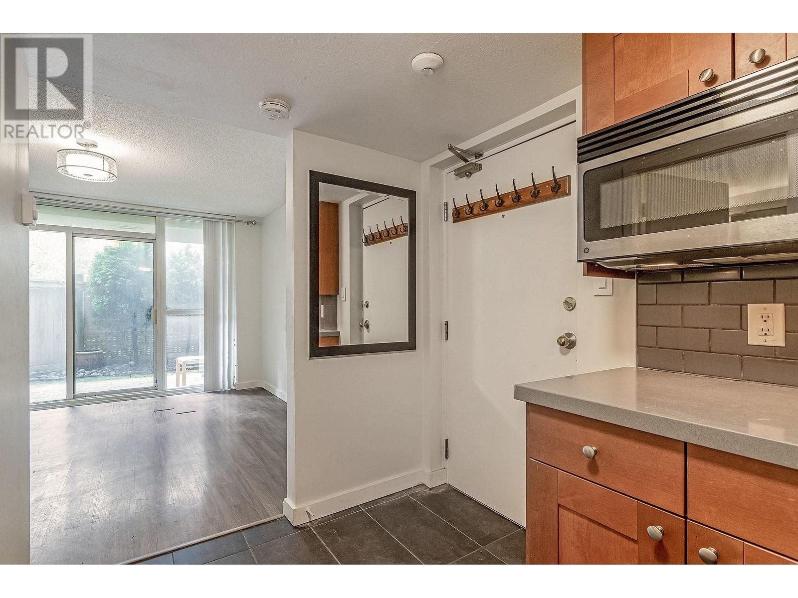 101 6055 Nelson Avenue, Burnaby, British Columbia  V5H 4L4 - Photo 11 - R2986118