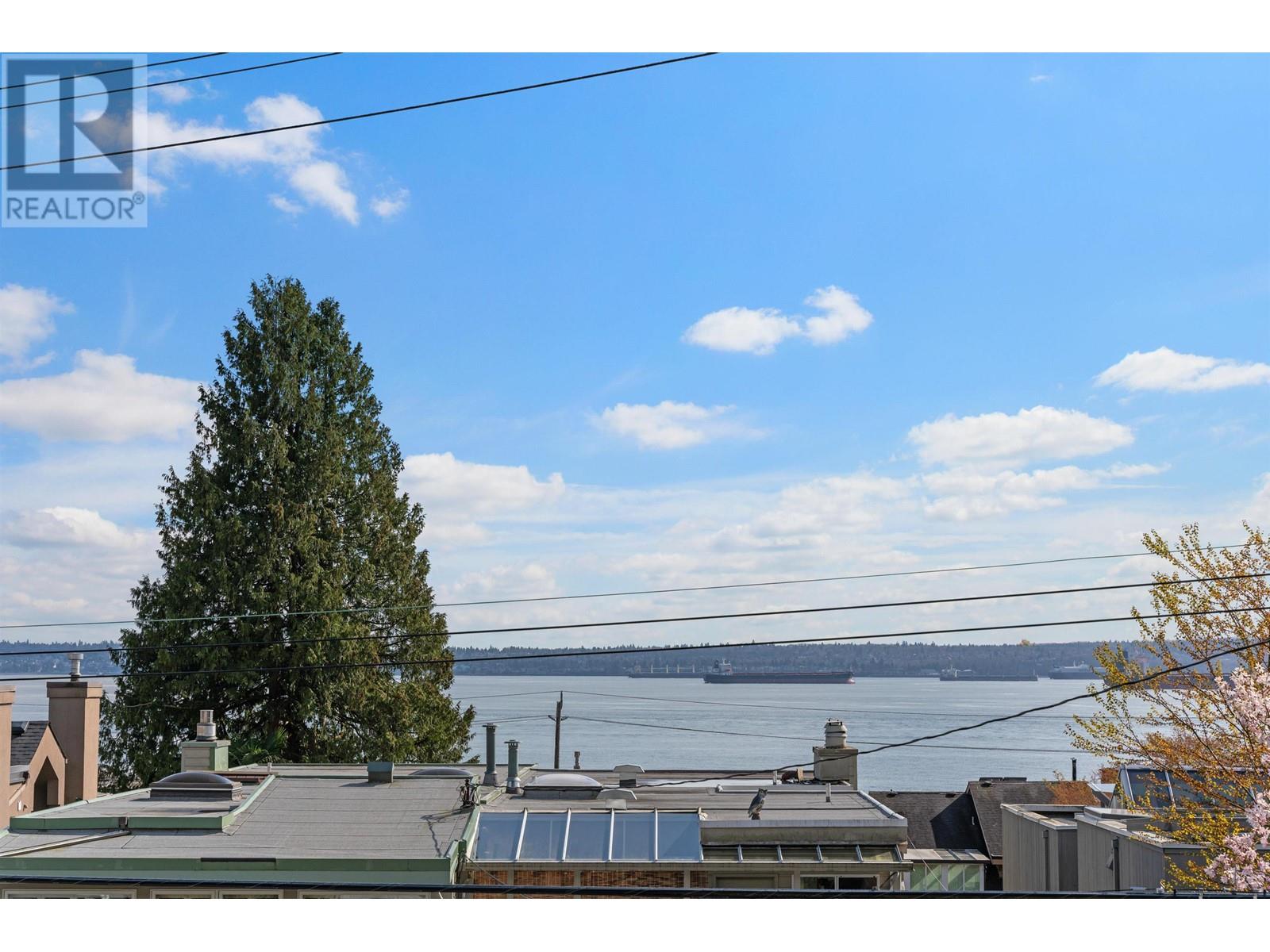 2324 Marine Drive, West Vancouver, British Columbia  V7V 1K8 - Photo 3 - R2986398