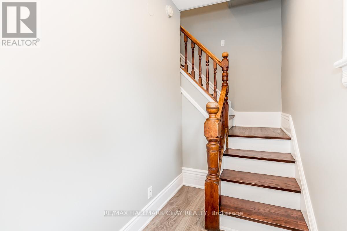 Unit #2 - 123 Burton Avenue, Barrie, Ontario  L4N 2R7 - Photo 4 - S12063568