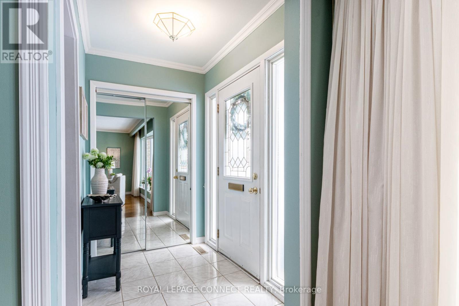 Property at 36 TIVOLI COURT image 3