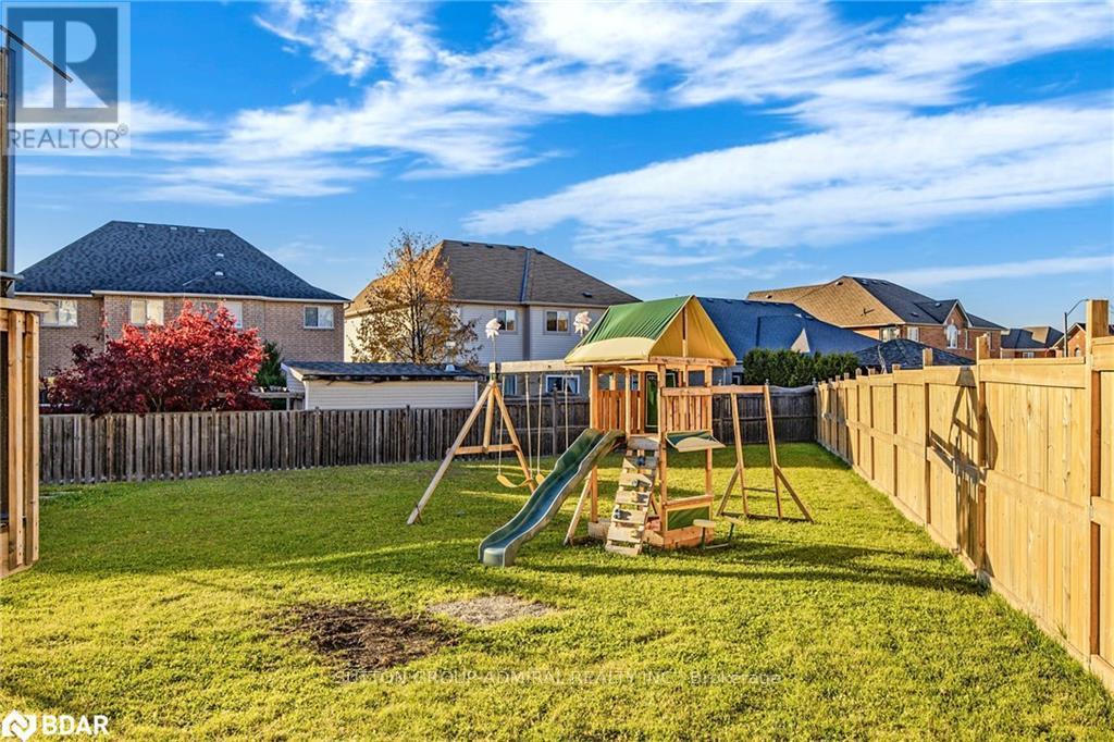 28 Lancaster Court, Barrie, Ontario  L4M 0G1 - Photo 11 - S11956054