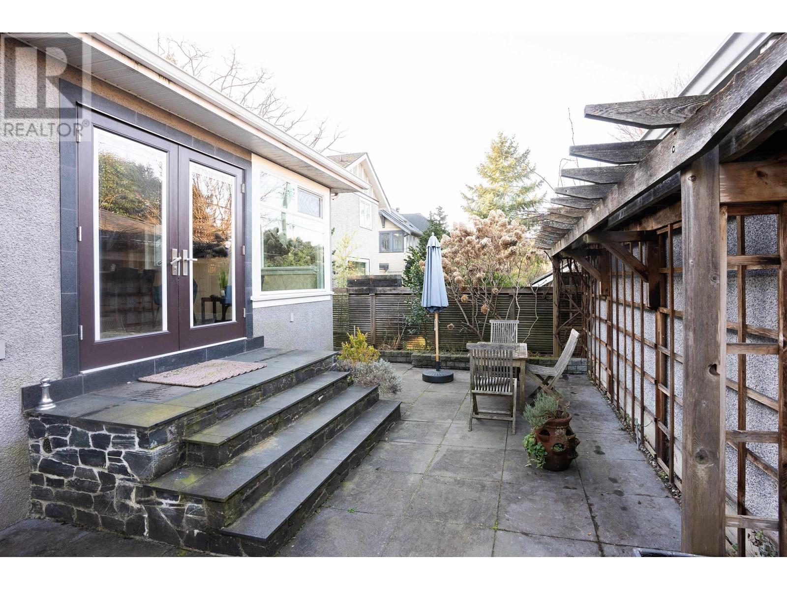 Listing Picture 31 of 36 : 3949 W 32ND AVENUE, Vancouver / 溫哥華 - 魯藝地產 Yvonne Lu Group - MLS Medallion Club Member