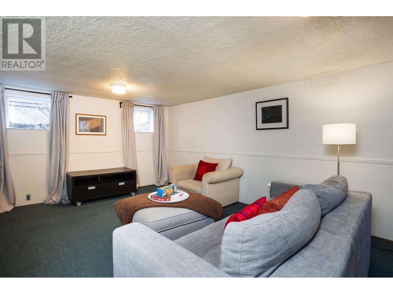 Listing Picture 27 of 36 : 3949 W 32ND AVENUE, Vancouver / 溫哥華 - 魯藝地產 Yvonne Lu Group - MLS Medallion Club Member