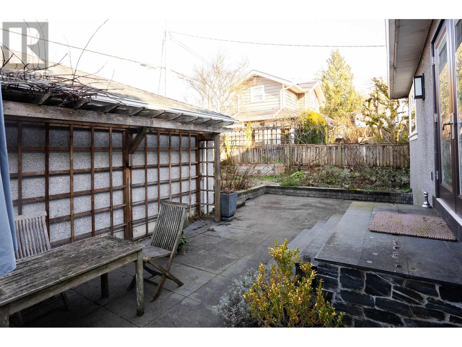 Listing Picture 33 of 36 : 3949 W 32ND AVENUE, Vancouver / 溫哥華 - 魯藝地產 Yvonne Lu Group - MLS Medallion Club Member