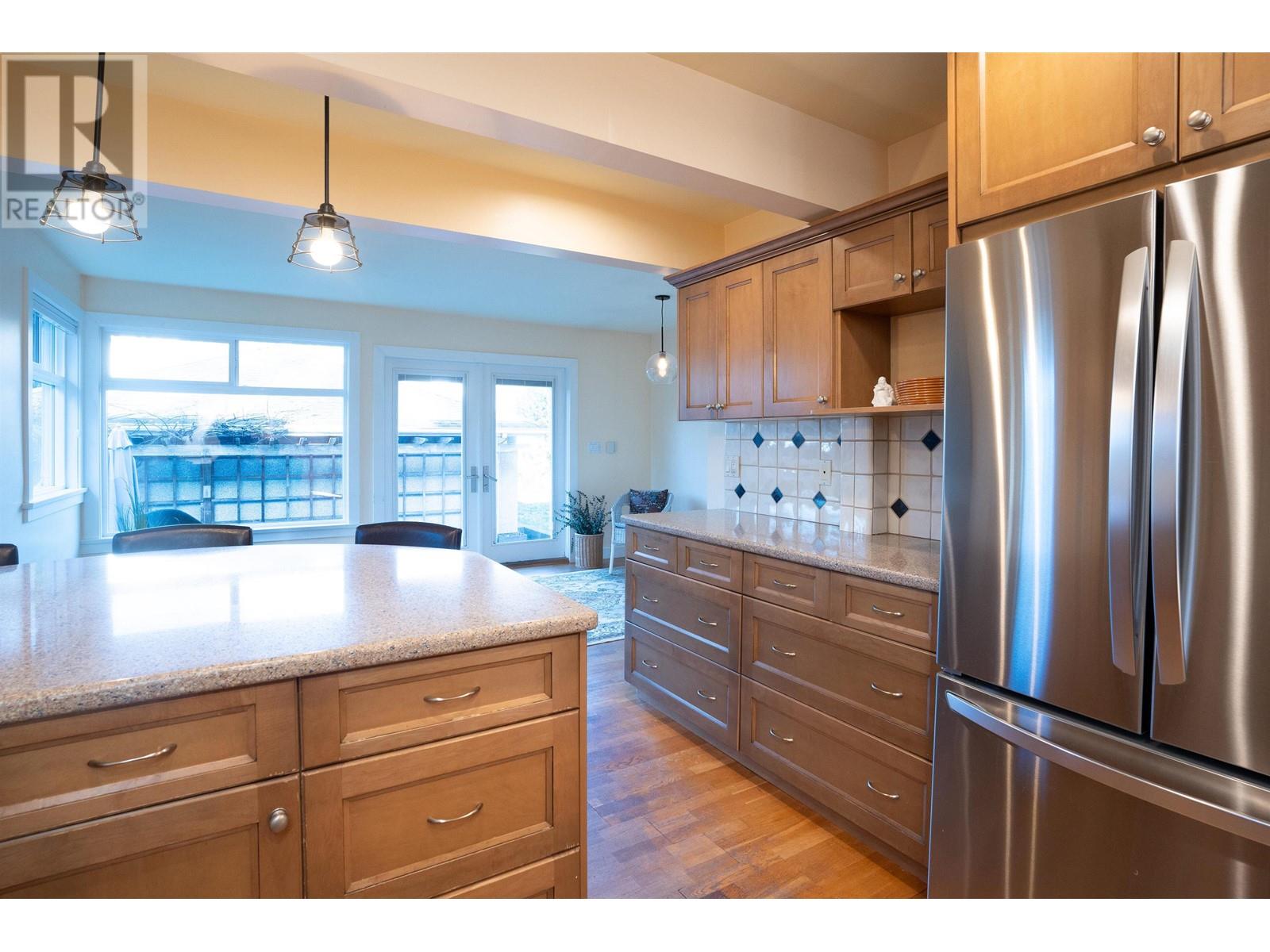 Listing Picture 11 of 36 : 3949 W 32ND AVENUE, Vancouver / 溫哥華 - 魯藝地產 Yvonne Lu Group - MLS Medallion Club Member