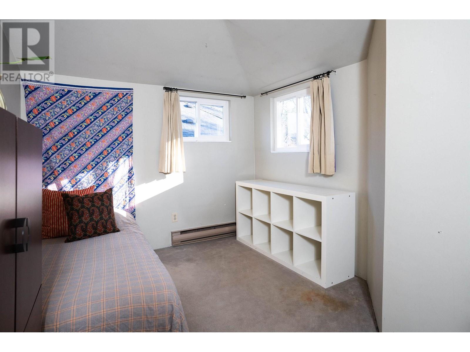 Listing Picture 24 of 36 : 3949 W 32ND AVENUE, Vancouver / 溫哥華 - 魯藝地產 Yvonne Lu Group - MLS Medallion Club Member