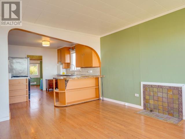 Property at 4444 OMINECA AVE image 5