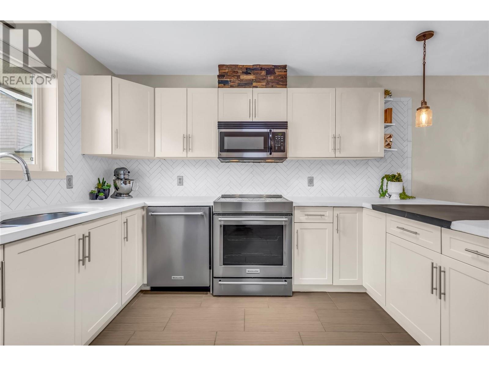 Property at 1355 Findlay Road Unit# 122 image 2