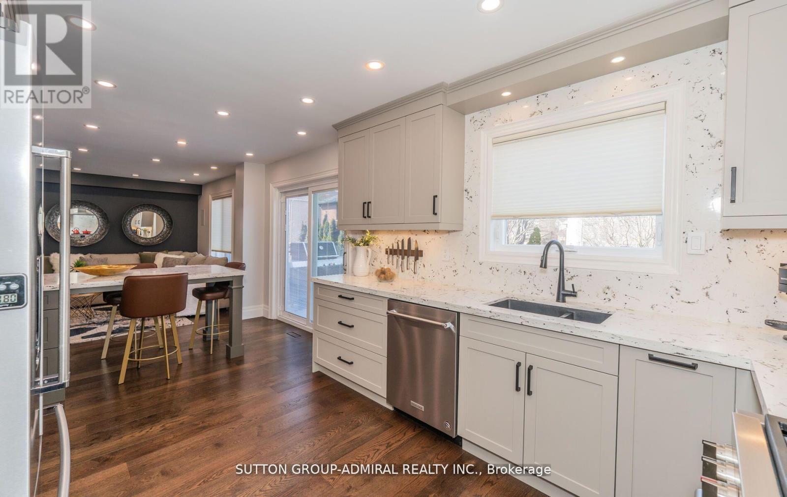 473 Highcliffe Drive, Vaughan, Ontario  L4J 8L3 - Photo 2 - N12063617
