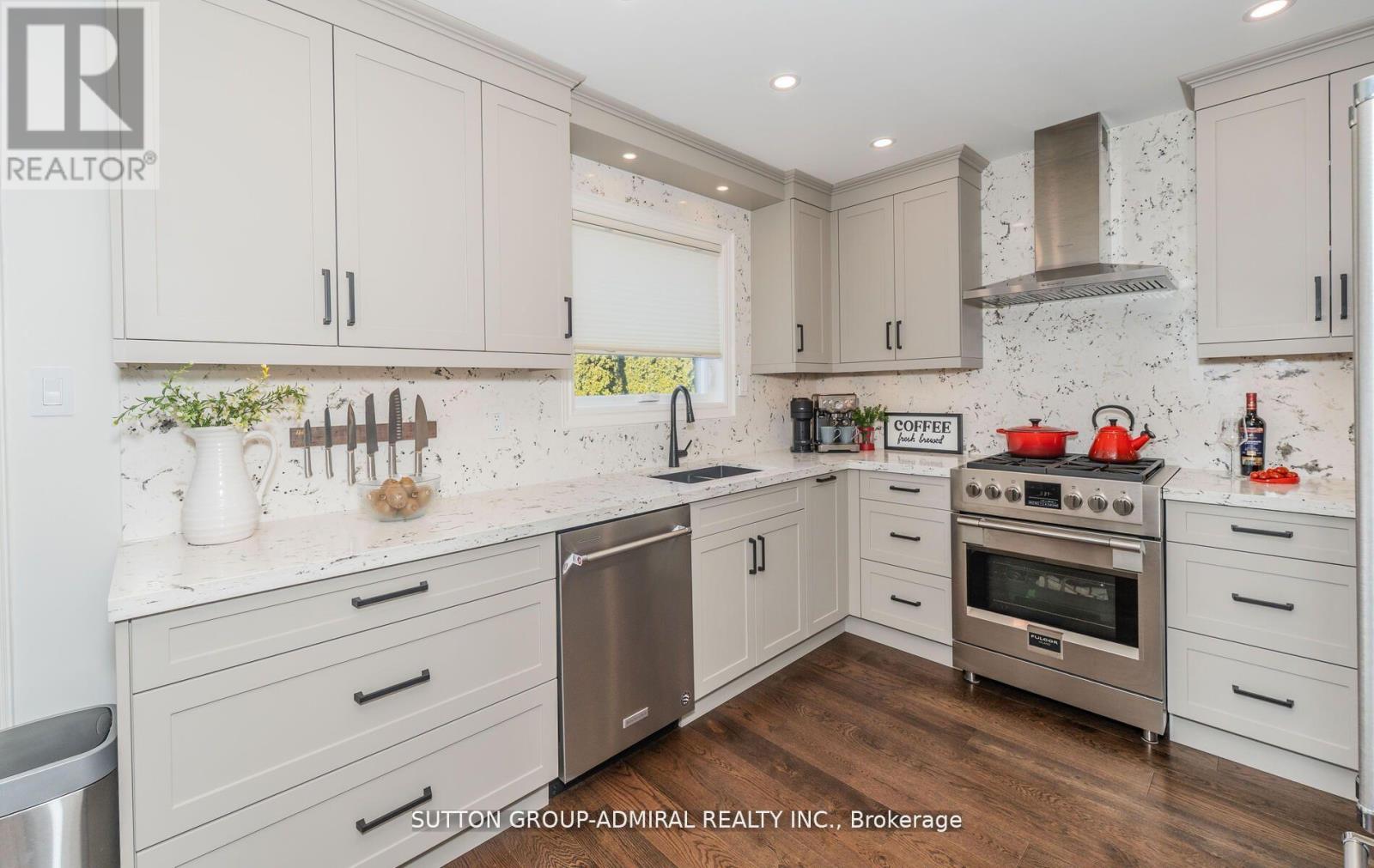 473 Highcliffe Drive, Vaughan, Ontario  L4J 8L3 - Photo 3 - N12063617