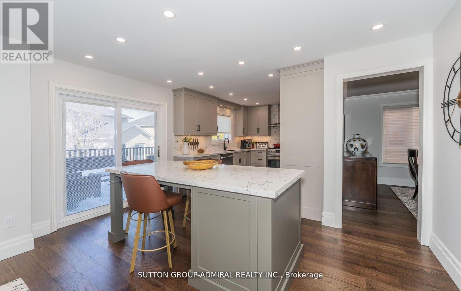473 Highcliffe Drive, Vaughan, Ontario  L4J 8L3 - Photo 5 - N12063617