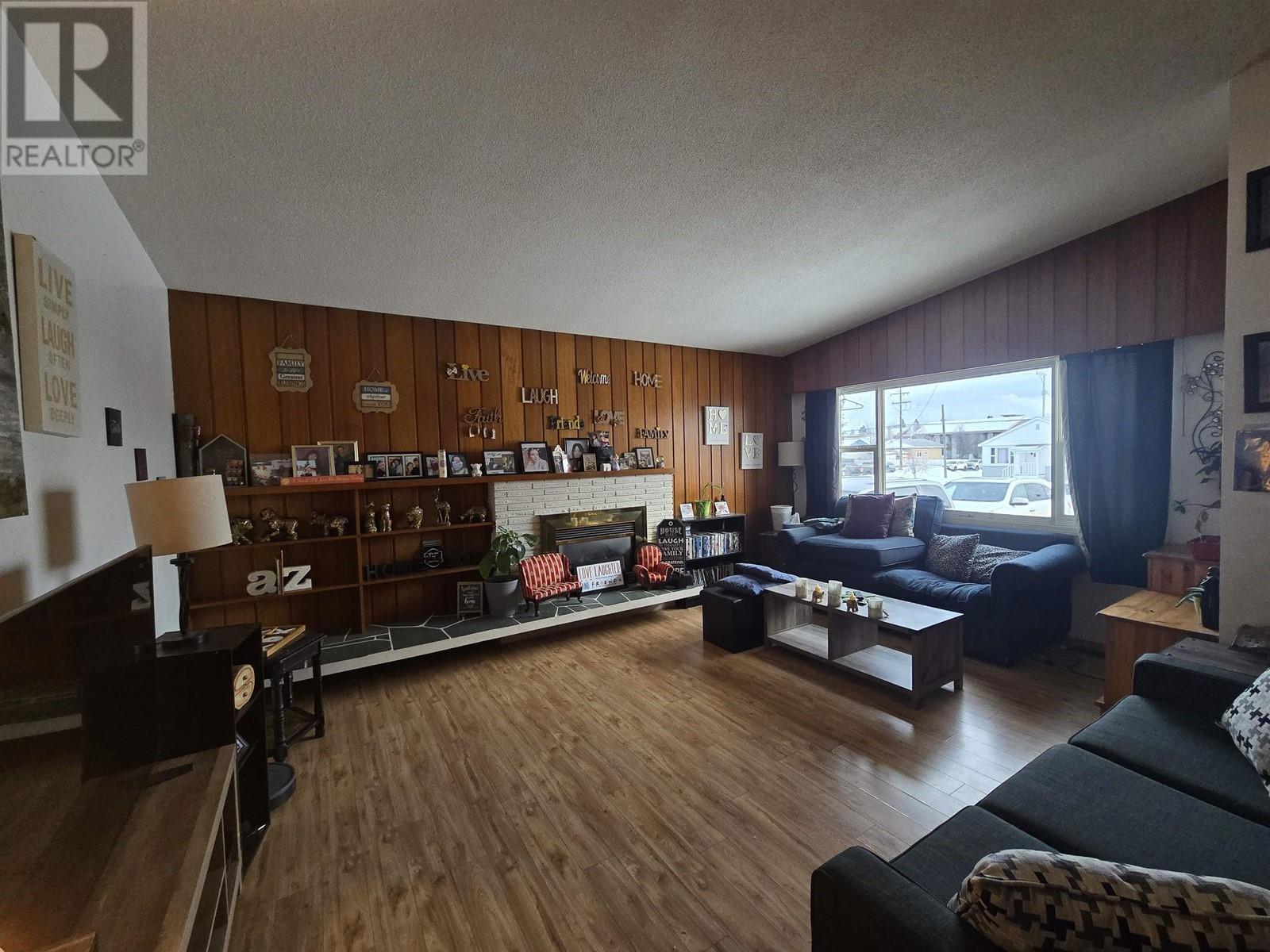 Property at 1221 BURDEN STREET image 2