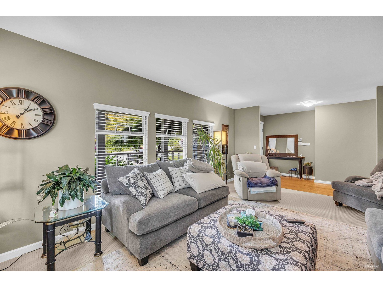Property at 14338 19 AVENUE image 5