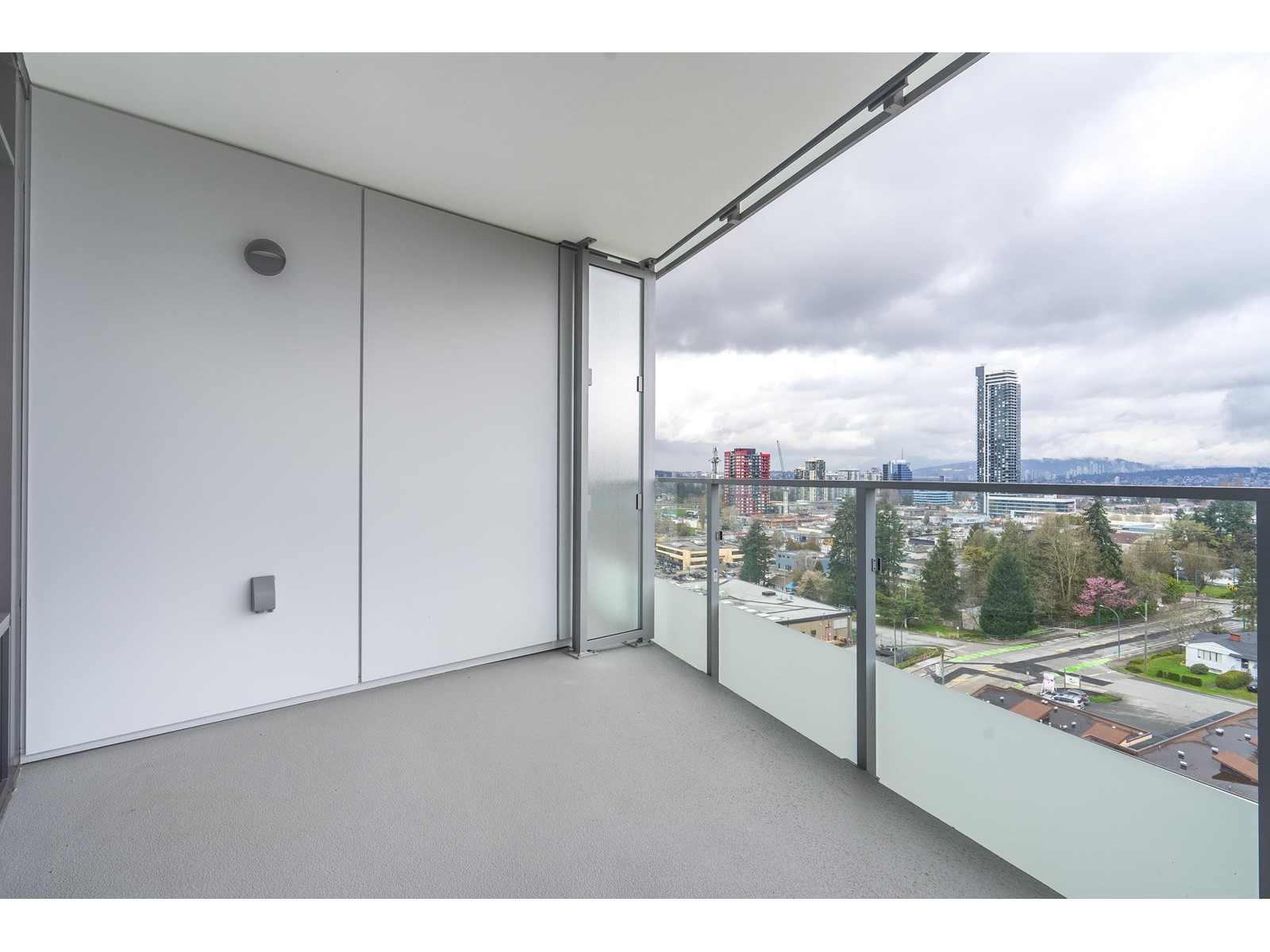 1207 10428 Whalley Boulevard, Surrey, British Columbia  V3T 5J6 - Photo 19 - R2983619