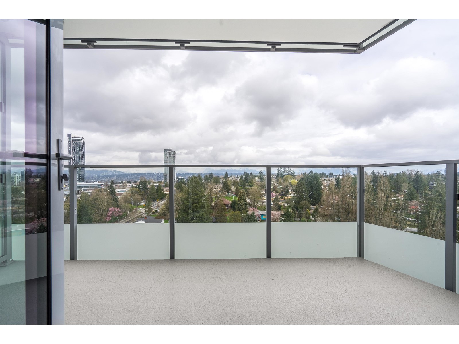 1207 10428 Whalley Boulevard, Surrey, British Columbia  V3T 5J6 - Photo 20 - R2983619