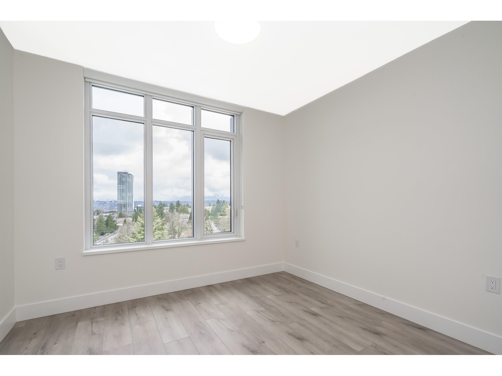 1207 10428 Whalley Boulevard, Surrey, British Columbia  V3T 5J6 - Photo 16 - R2983619