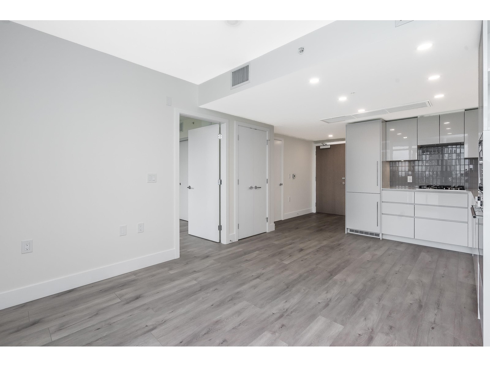 1207 10428 Whalley Boulevard, Surrey, British Columbia  V3T 5J6 - Photo 12 - R2983619