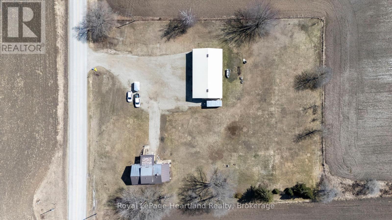 8558 Concession Rd 6, Mapleton, Ontario  N0G 2K0 - Photo 2 - X12063651