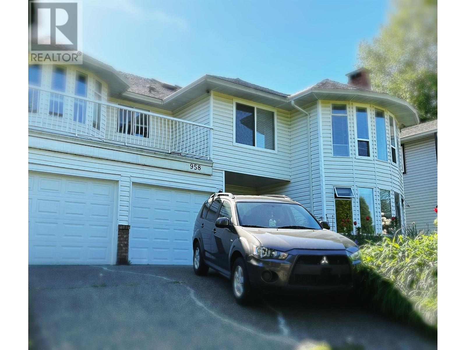 Ground 958 LAUREL COURT, coquitlam, British Columbia V3C5M1