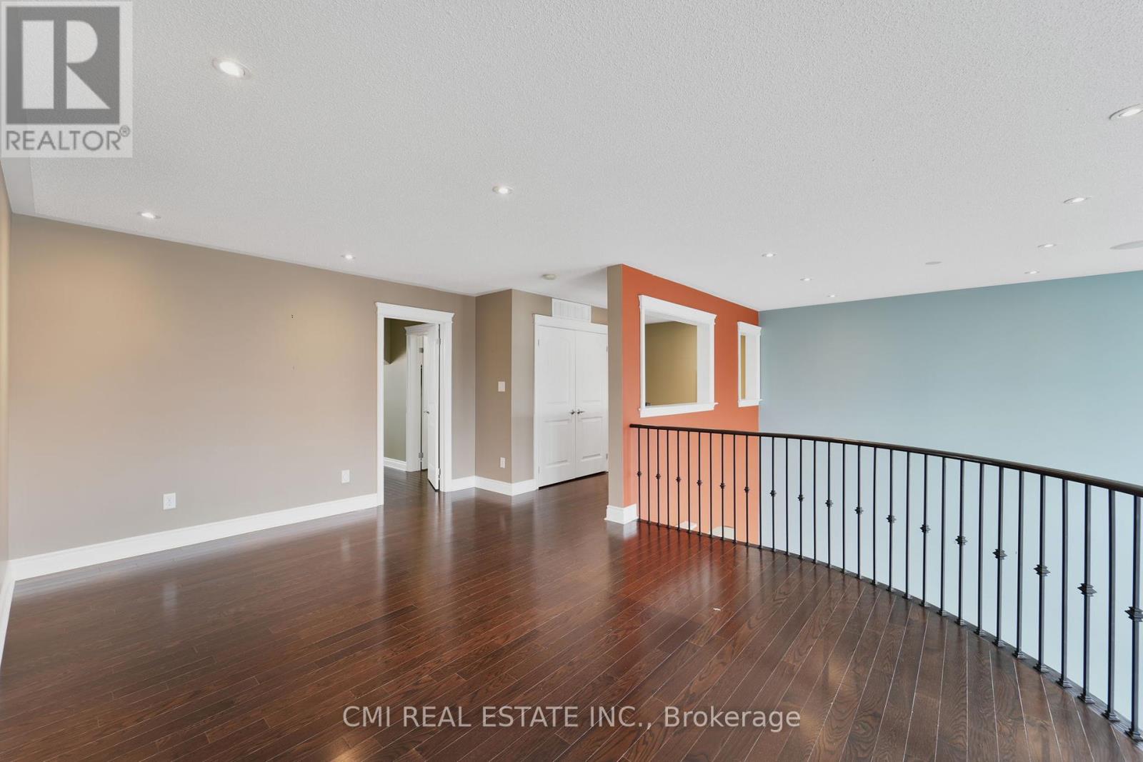 77 Waterview Road, Wasaga Beach, Ontario  L9Z 0E9 - Photo 21 - S12063639