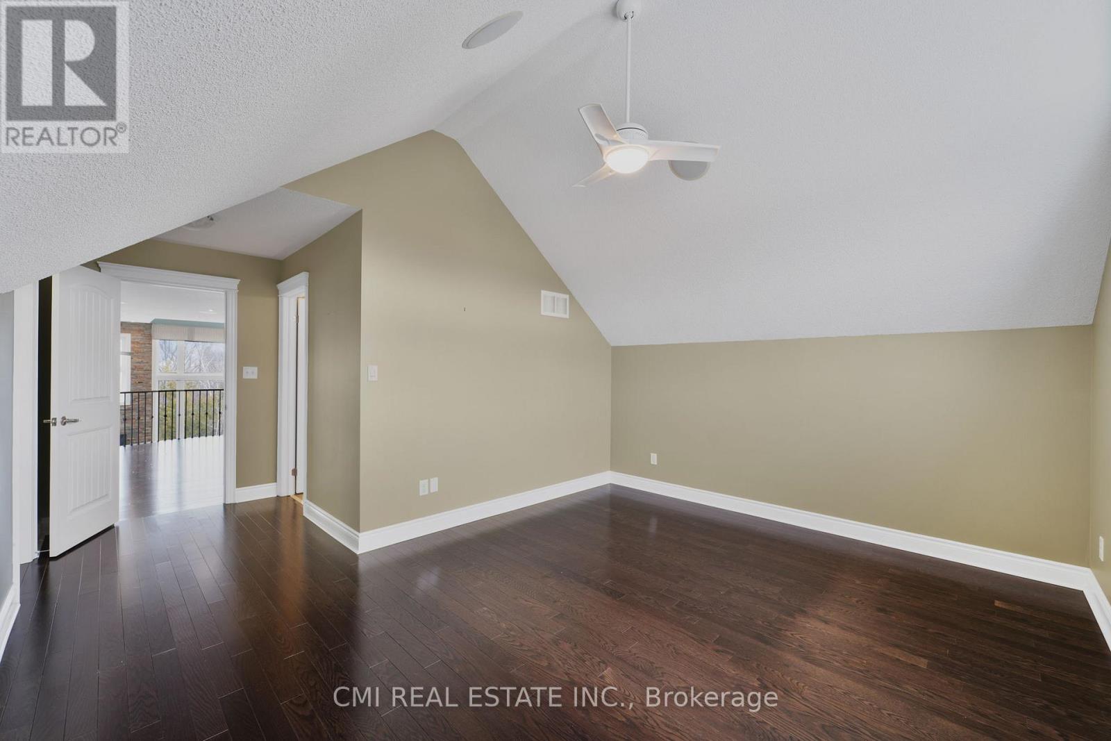 77 Waterview Road, Wasaga Beach, Ontario  L9Z 0E9 - Photo 28 - S12063639