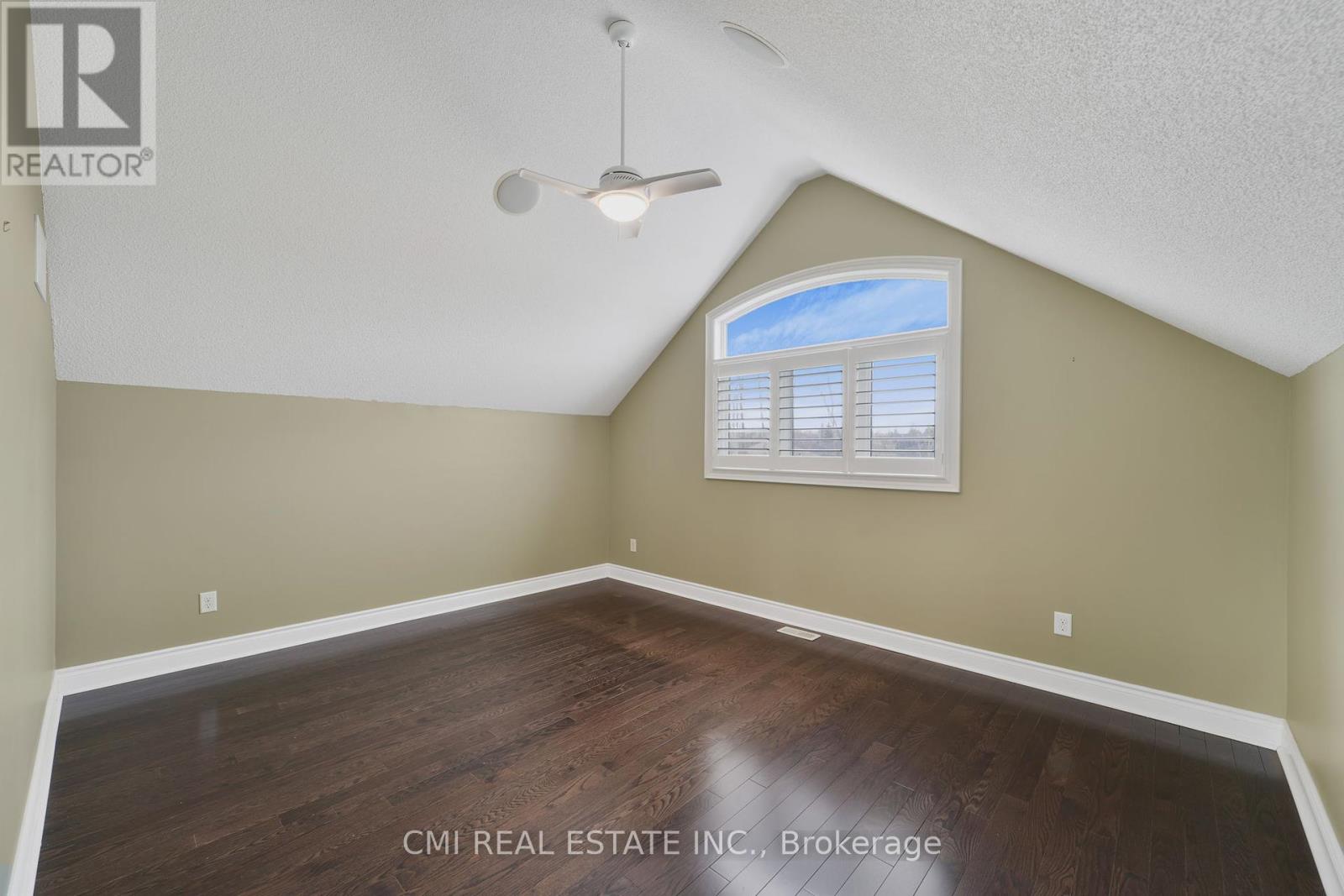 77 Waterview Road, Wasaga Beach, Ontario  L9Z 0E9 - Photo 29 - S12063639